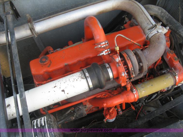 image for item E7985 Gleaner M2 combine