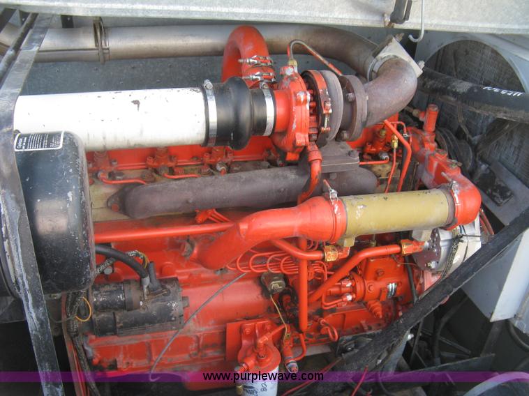 image for item E7985 Gleaner M2 combine