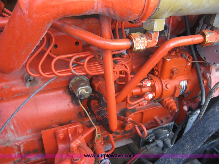 image for item E7985 Gleaner M2 combine