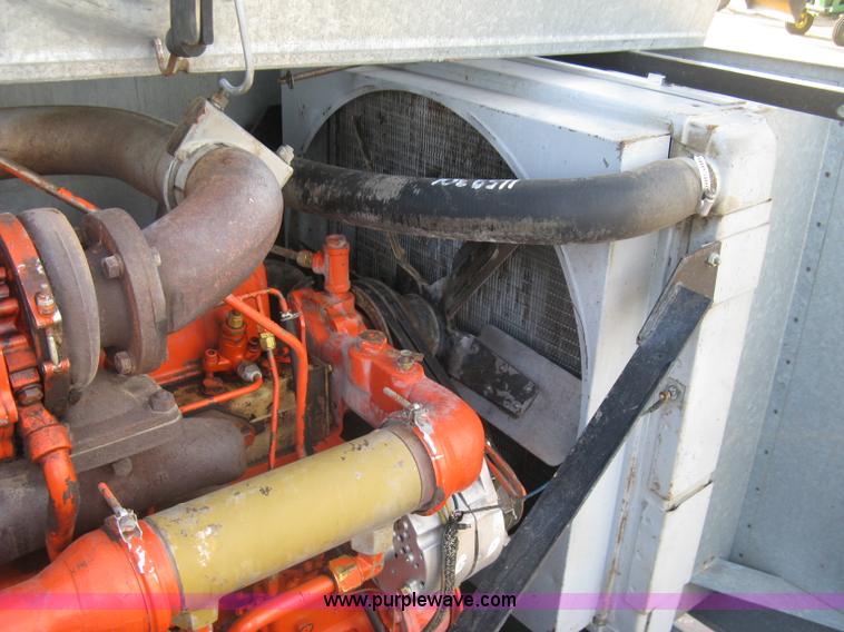 image for item E7985 Gleaner M2 combine