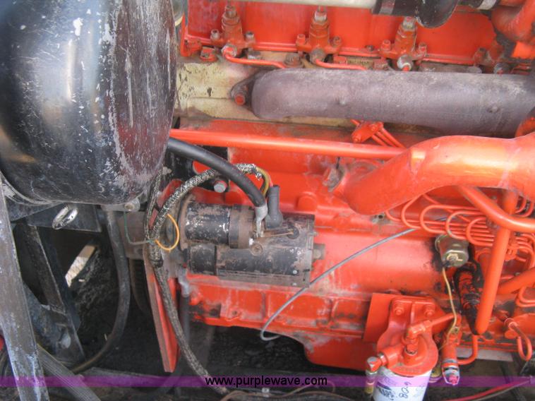 image for item E7985 Gleaner M2 combine