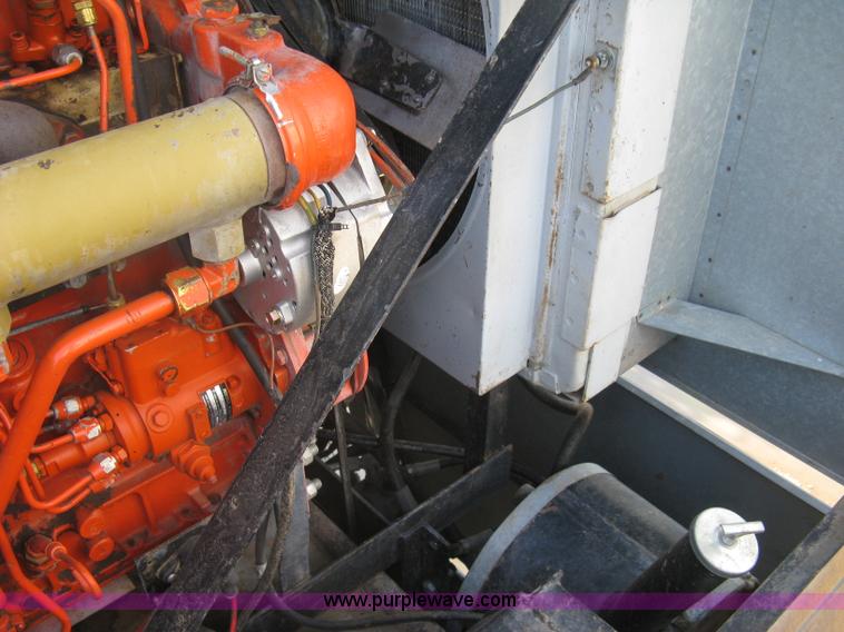 image for item E7985 Gleaner M2 combine