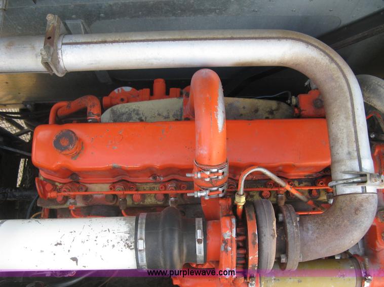 image for item E7985 Gleaner M2 combine