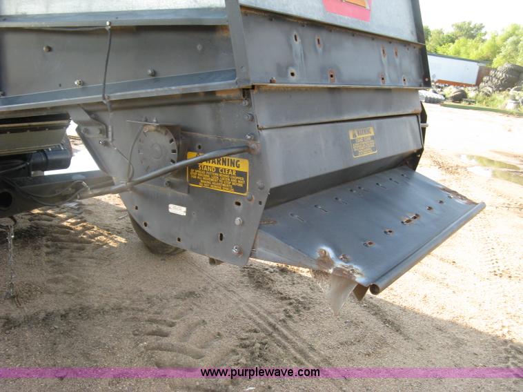 image for item E7985 Gleaner M2 combine