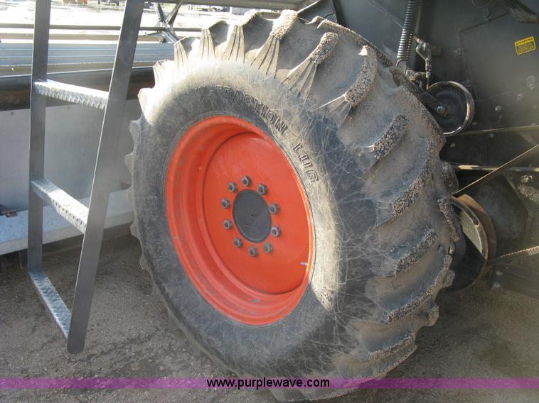 image for item E7985 Gleaner M2 combine