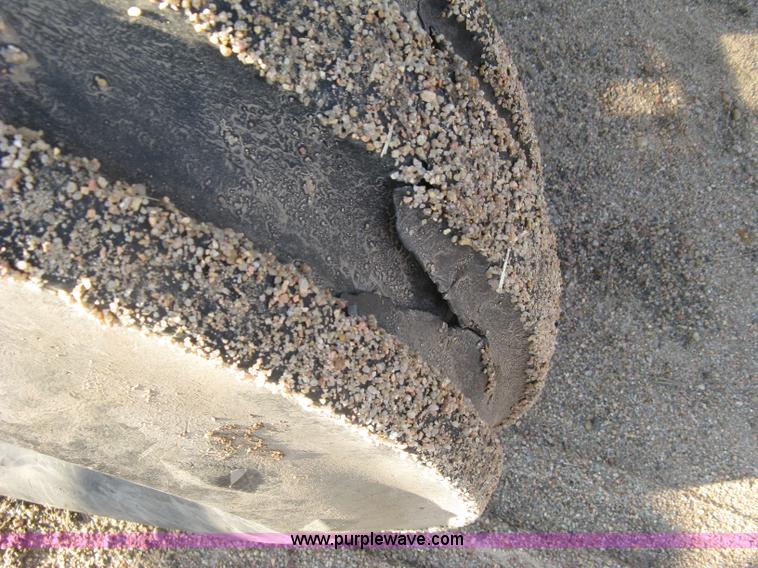 image for item E7985 Gleaner M2 combine