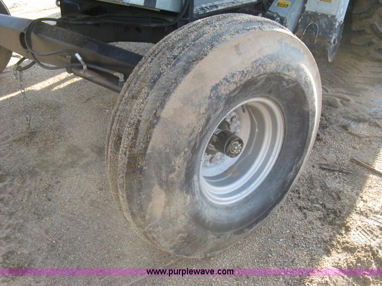 image for item E7985 Gleaner M2 combine