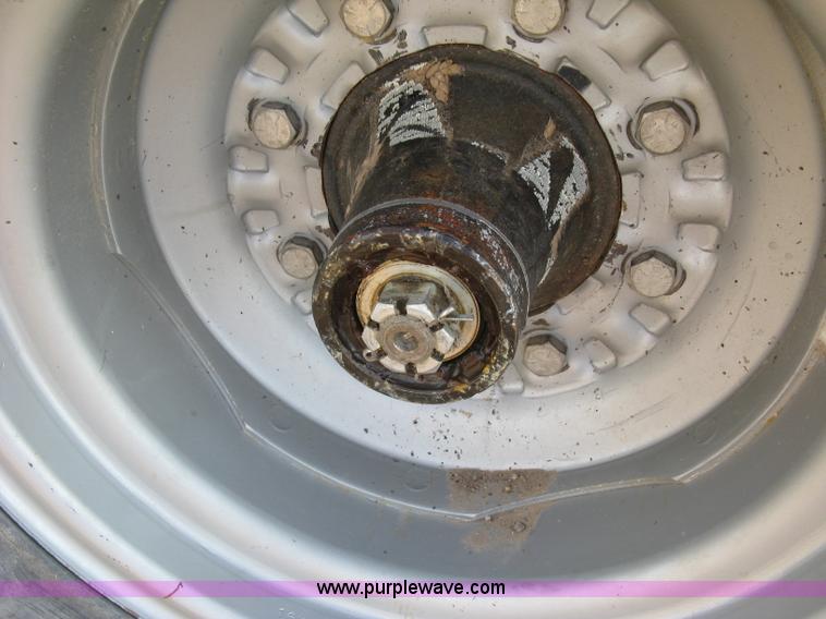 image for item E7985 Gleaner M2 combine