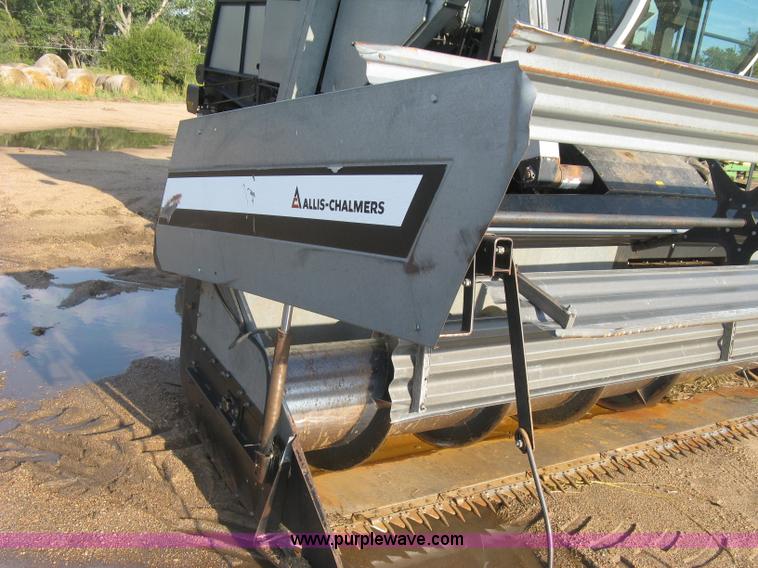 image for item E7985 Gleaner M2 combine