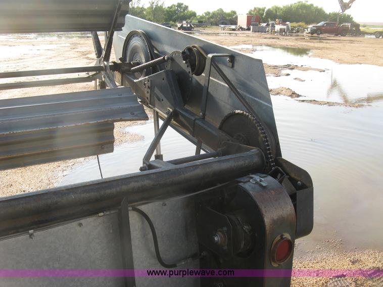 image for item E7985 Gleaner M2 combine