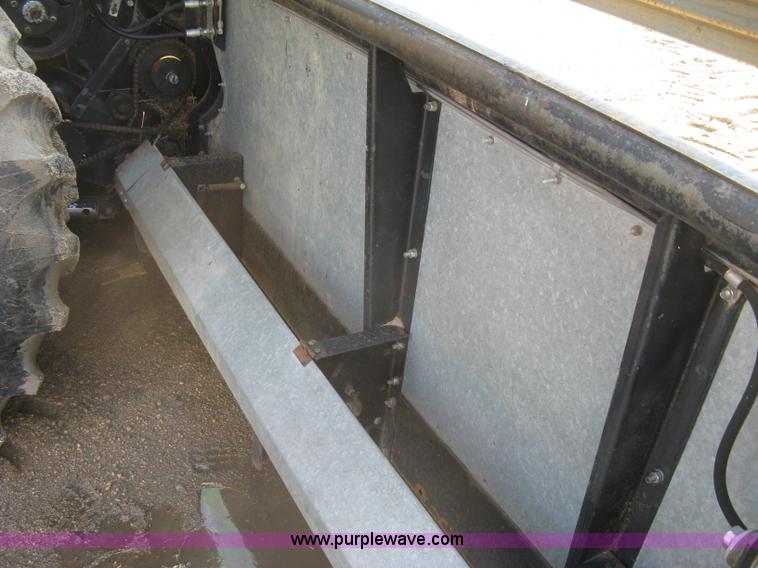 image for item E7985 Gleaner M2 combine