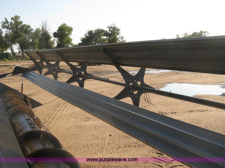 image for item E7985 Gleaner M2 combine