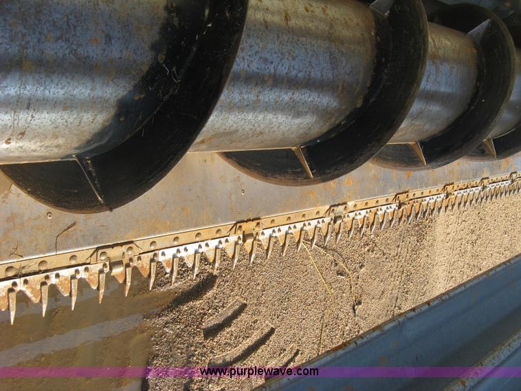 image for item E7985 Gleaner M2 combine