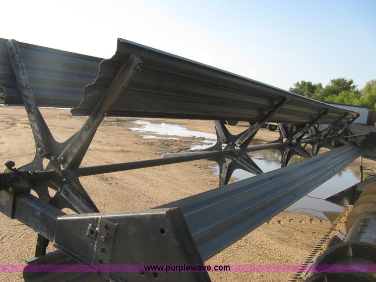 image for item E7985 Gleaner M2 combine