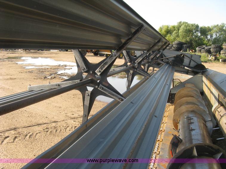 image for item E7985 Gleaner M2 combine