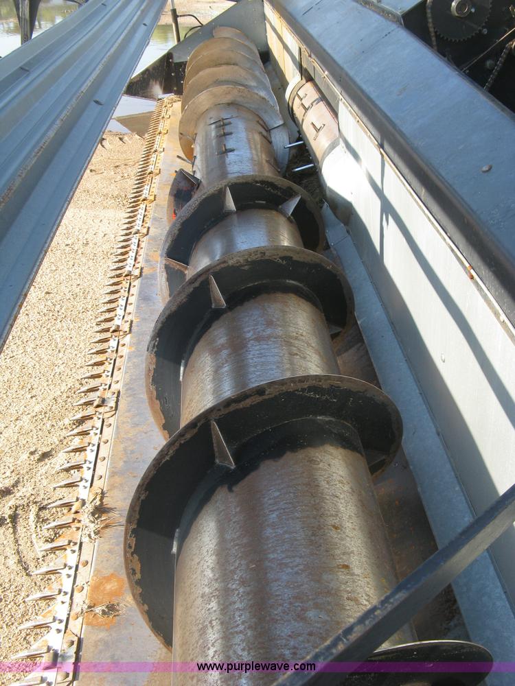 image for item E7985 Gleaner M2 combine