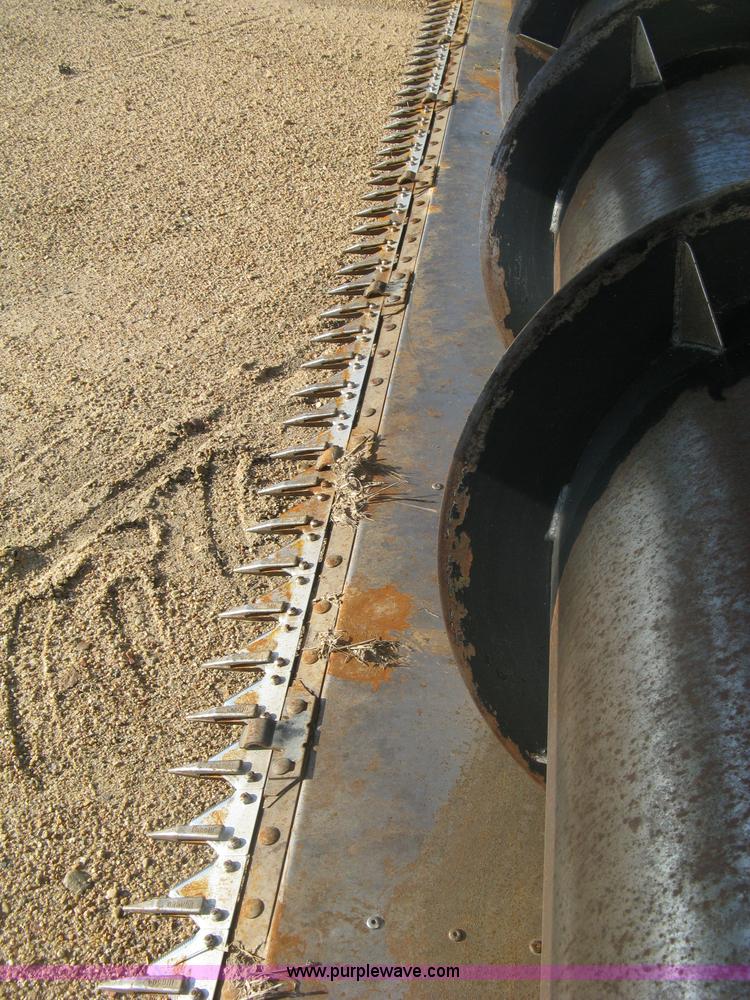 image for item E7985 Gleaner M2 combine