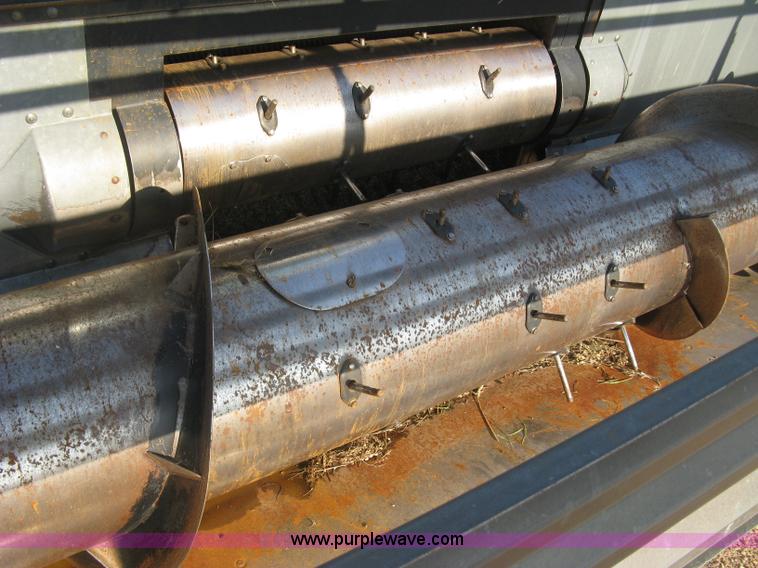 image for item E7985 Gleaner M2 combine