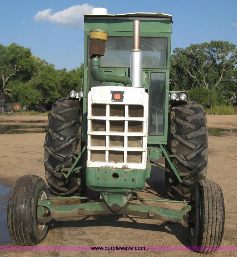 image for item E7986 Oliver 1850 tractor
