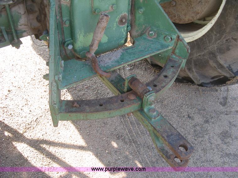 image for item E7986 Oliver 1850 tractor