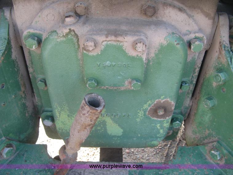 image for item E7986 Oliver 1850 tractor