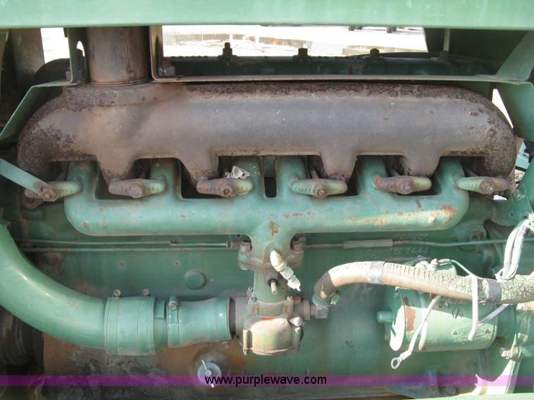 image for item E7986 Oliver 1850 tractor