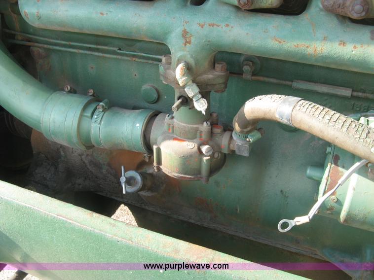 image for item E7986 Oliver 1850 tractor