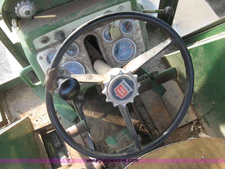 image for item E7986 Oliver 1850 tractor