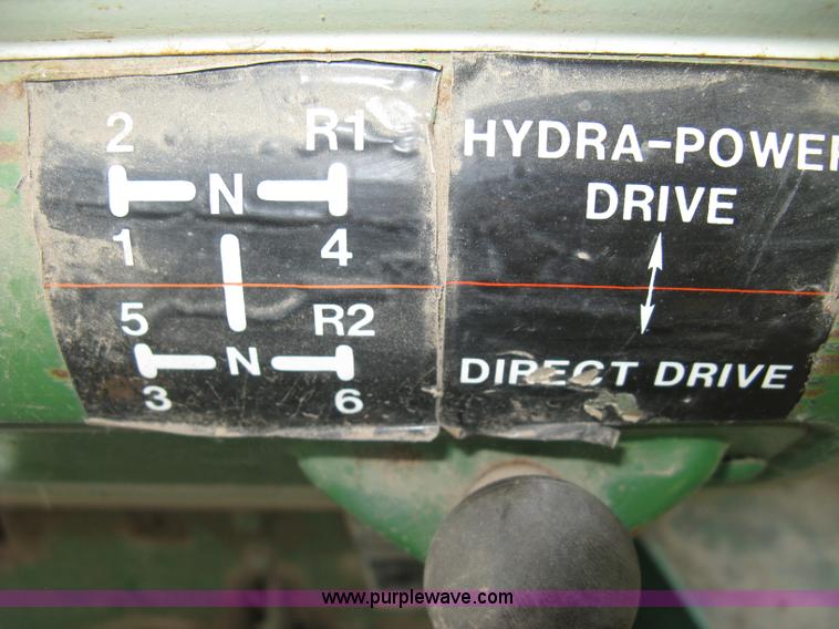 image for item E7986 Oliver 1850 tractor