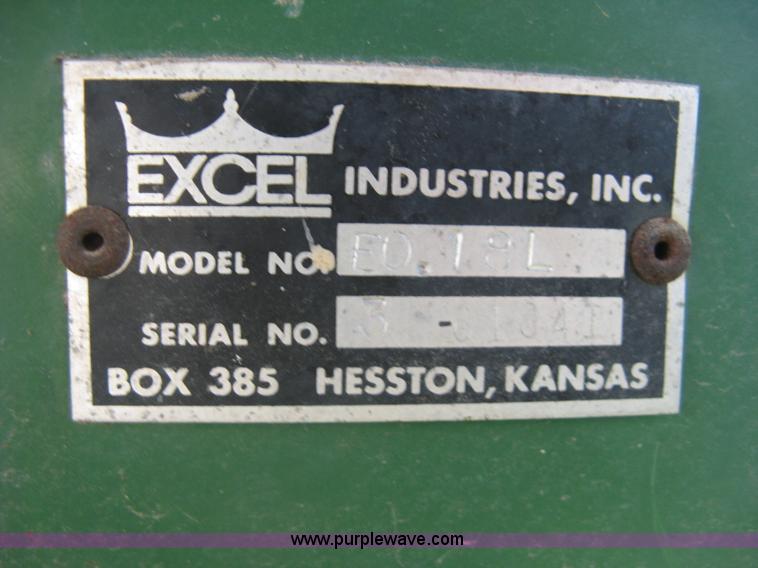 image for item E7986 Oliver 1850 tractor