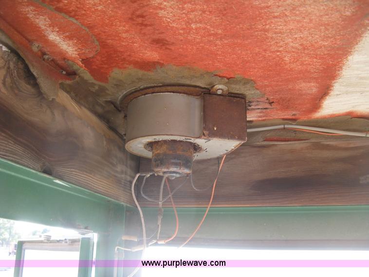 image for item E7986 Oliver 1850 tractor