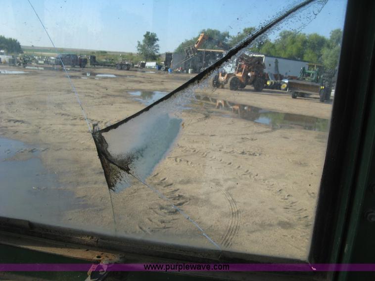 image for item E7986 Oliver 1850 tractor