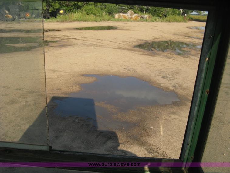 image for item E7986 Oliver 1850 tractor