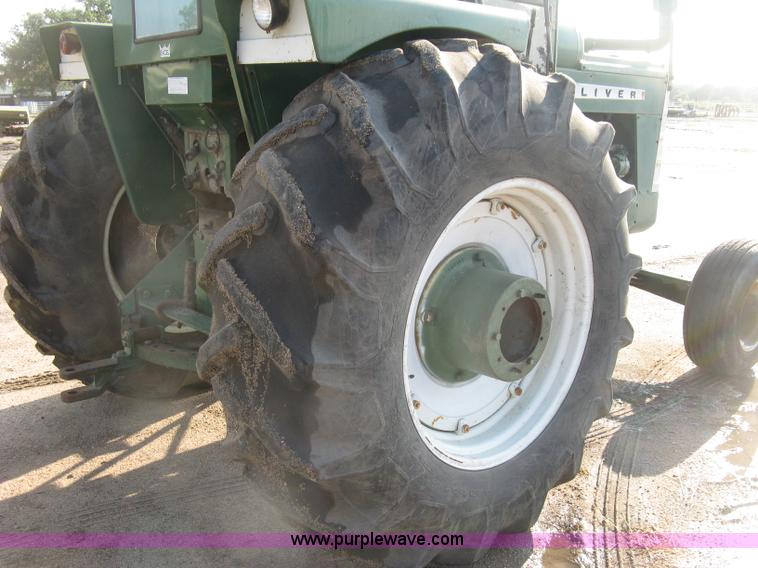 image for item E7986 Oliver 1850 tractor