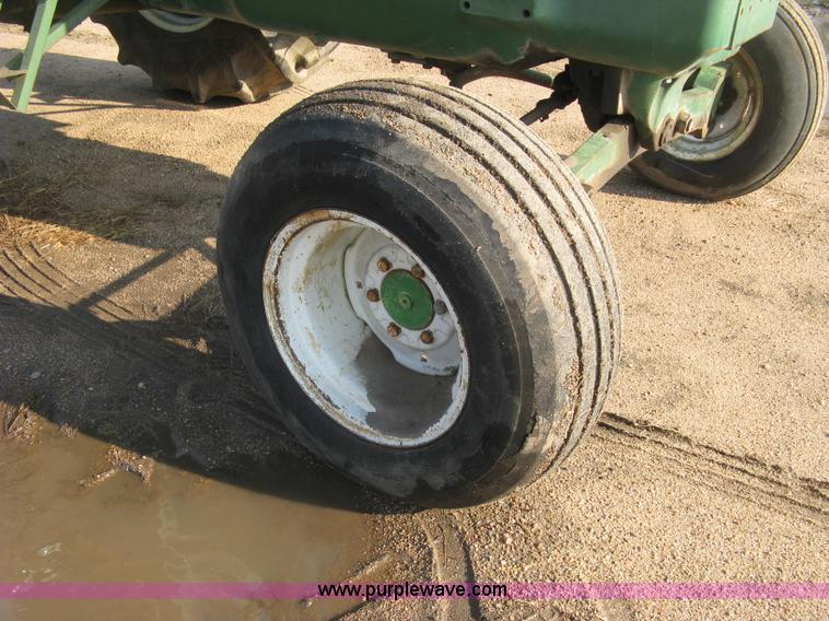 image for item E7986 Oliver 1850 tractor