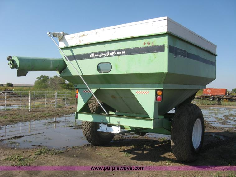image for item E7988 Parker 450 grain cart