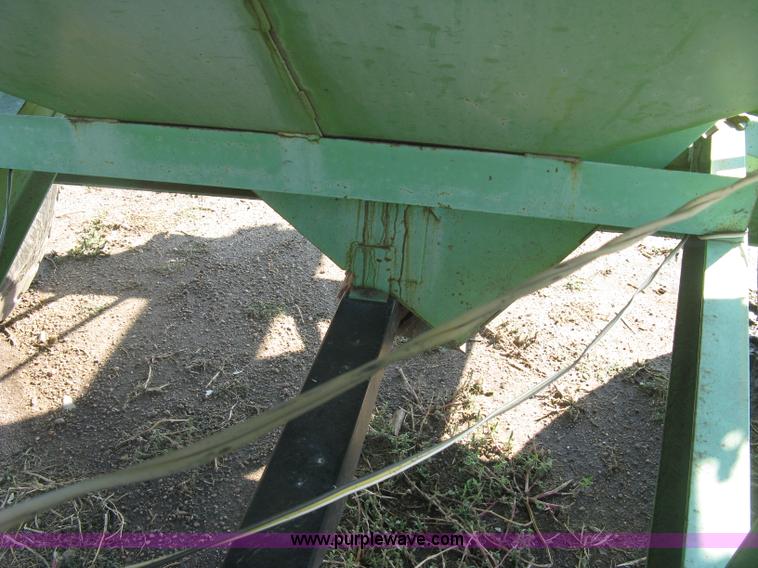 image for item E7988 Parker 450 grain cart