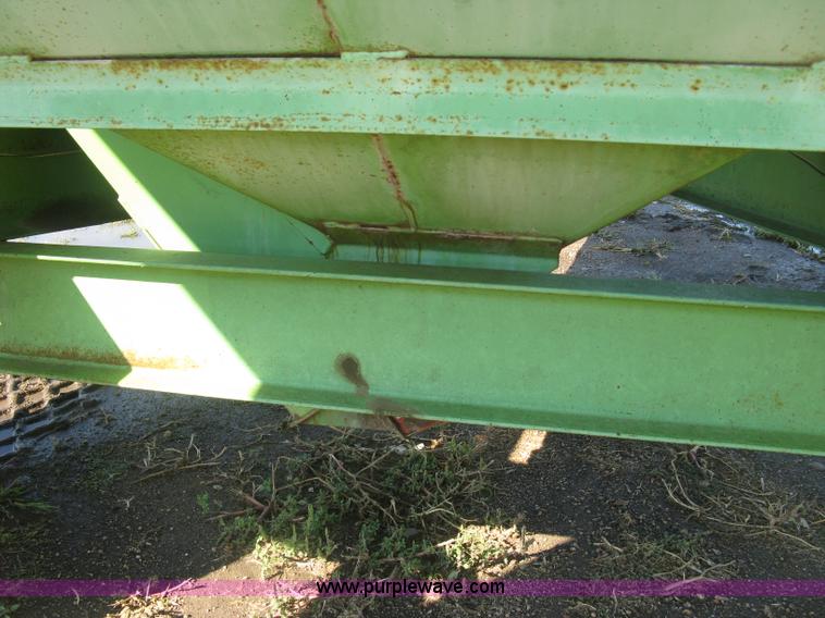 image for item E7988 Parker 450 grain cart