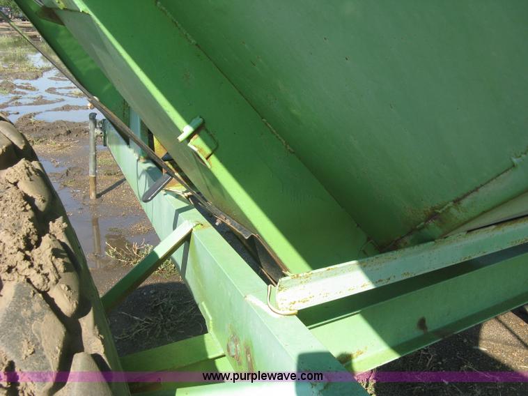 image for item E7988 Parker 450 grain cart