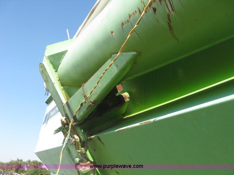 image for item E7988 Parker 450 grain cart