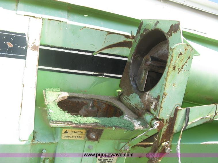 image for item E7988 Parker 450 grain cart