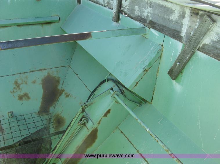 image for item E7988 Parker 450 grain cart