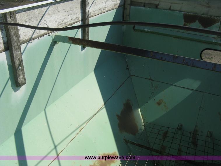 image for item E7988 Parker 450 grain cart