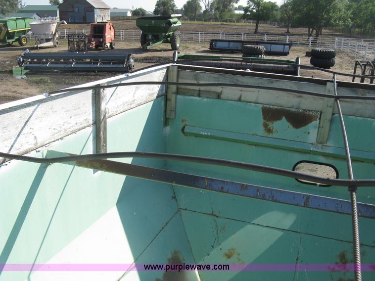 image for item E7988 Parker 450 grain cart