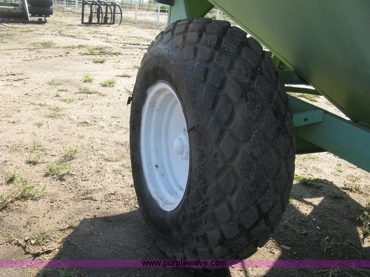 image for item E7988 Parker 450 grain cart