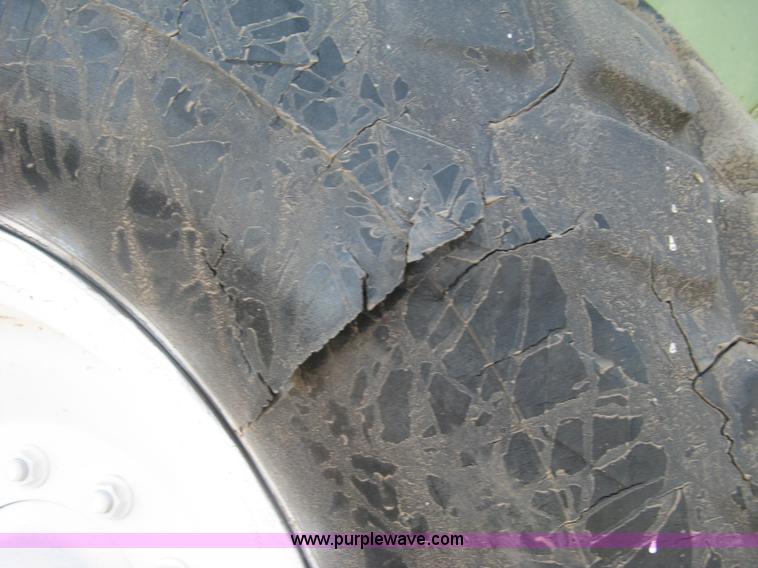 image for item E7988 Parker 450 grain cart