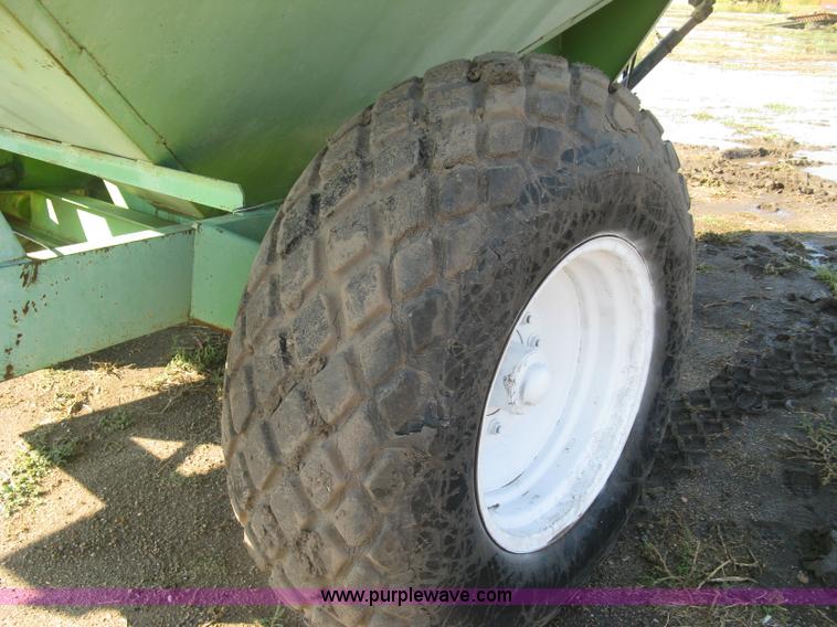 image for item E7988 Parker 450 grain cart