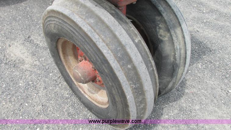 image for item G9101 Case 931 Comfort King tractor