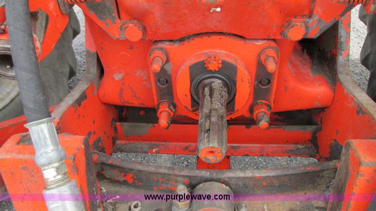 image for item G9101 Case 931 Comfort King tractor