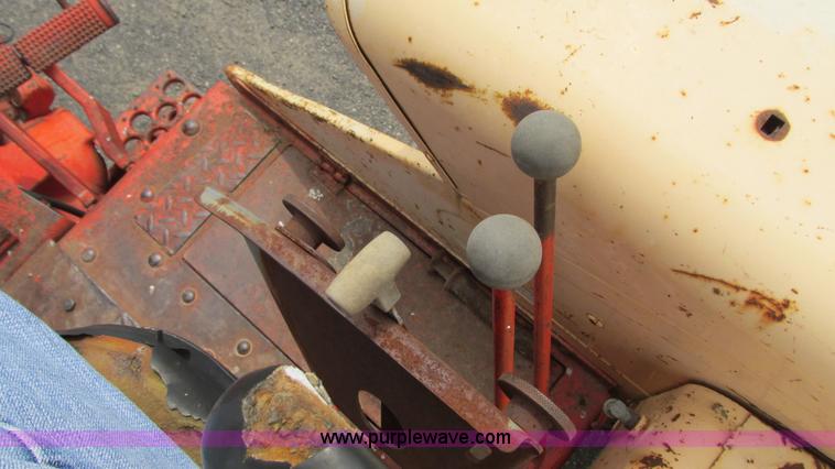 image for item G9101 Case 931 Comfort King tractor